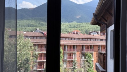 Просторно студио с панорамна гледка към планината в Банско